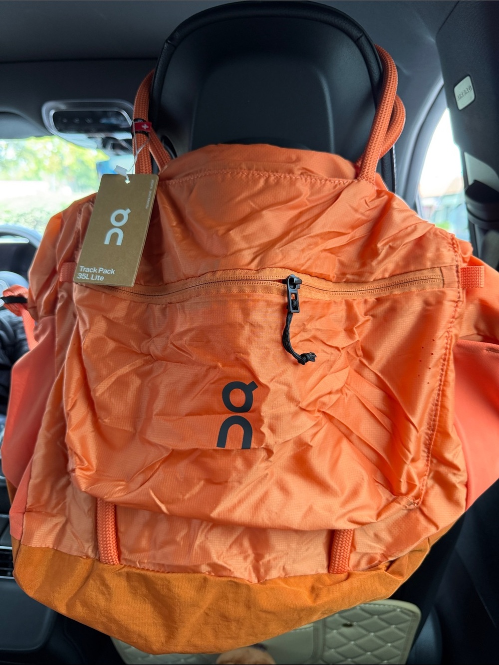 On Running Orange Track Pack 35L Lite - Picture 7 of 13